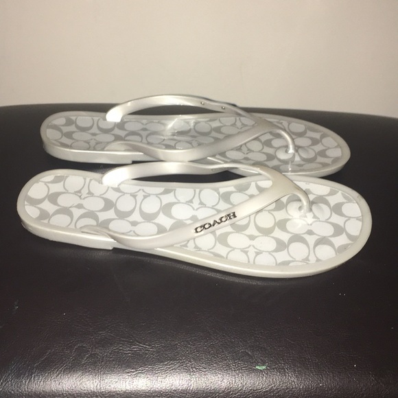 Coach - Picture 2 of 3